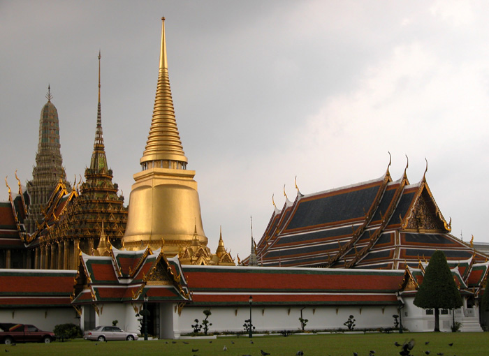 Wat Phra Keow just before the rain starts