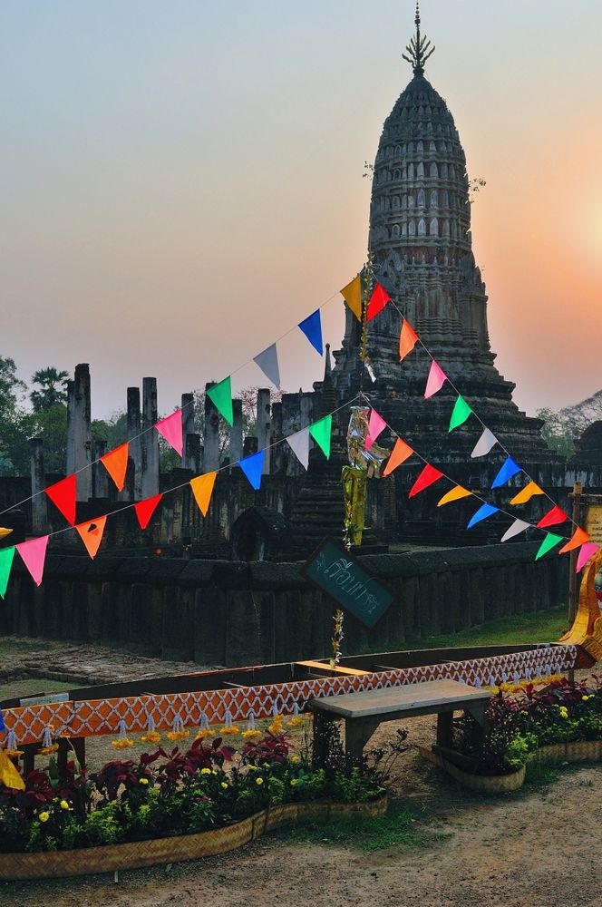 Wat Phra Si Ratanamahathat Rat Chaworrawiharn