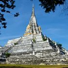 Wat Phu Khao Thong