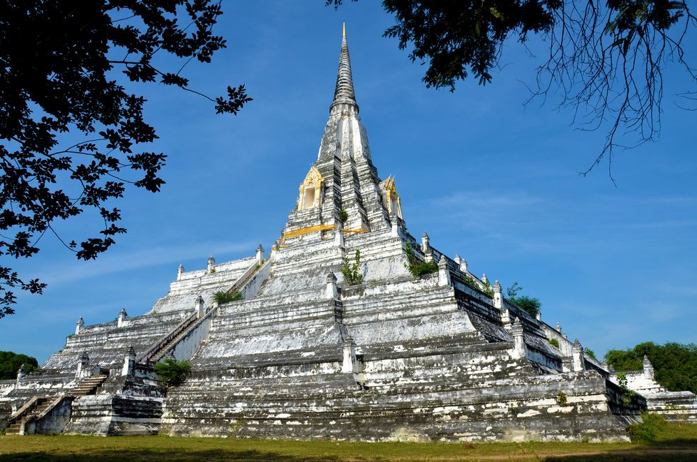 Wat Phu Khao Thong