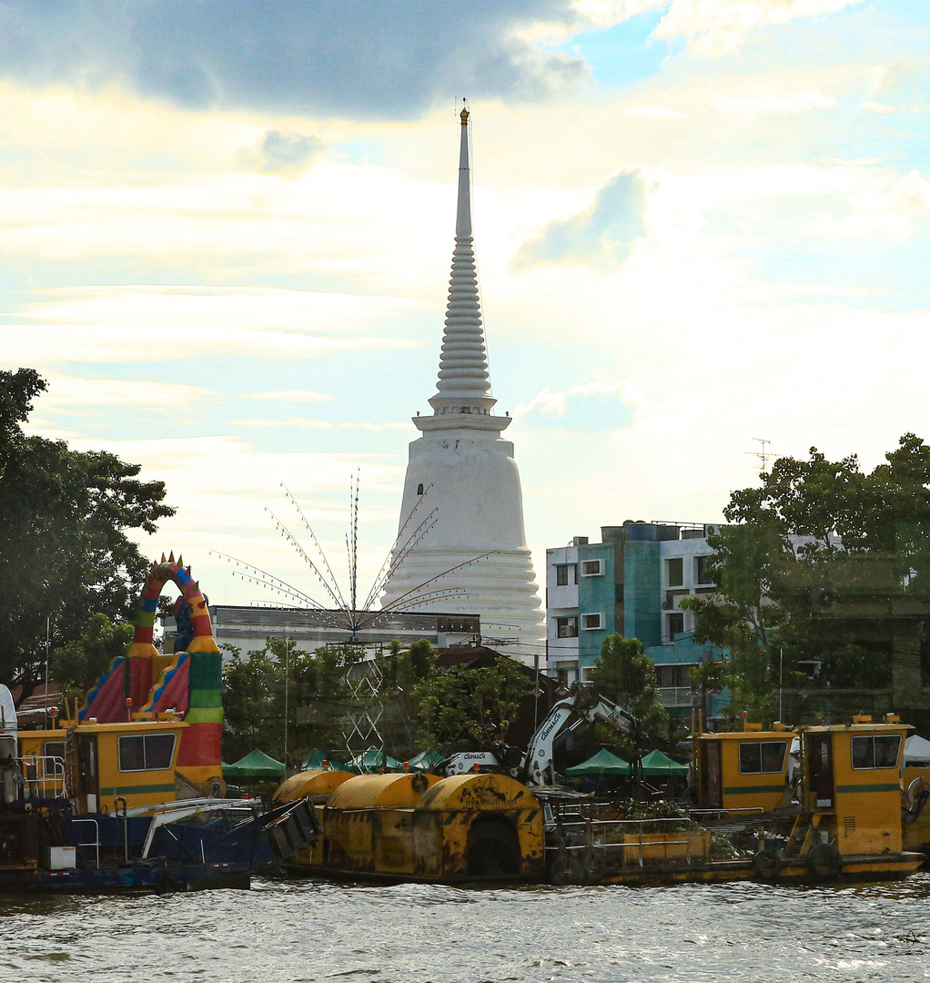 Wat Prayurawongsawat Worawihan