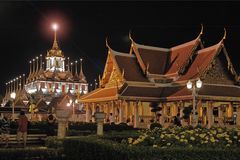 Wat Ratchanadda at night