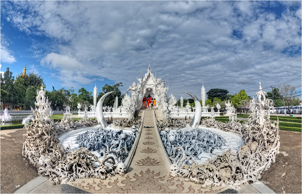 Wat Rong Khun 01