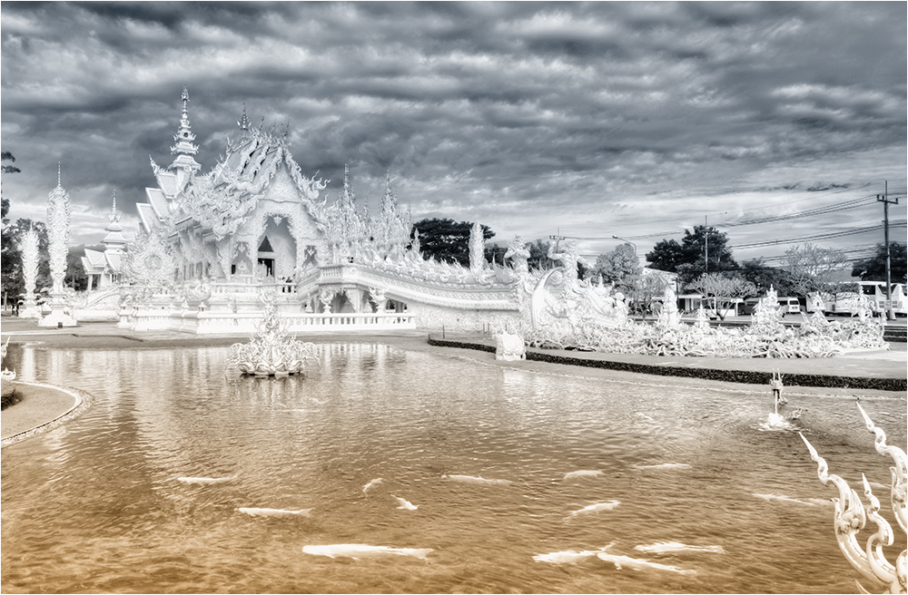 Wat Rong Khun 11