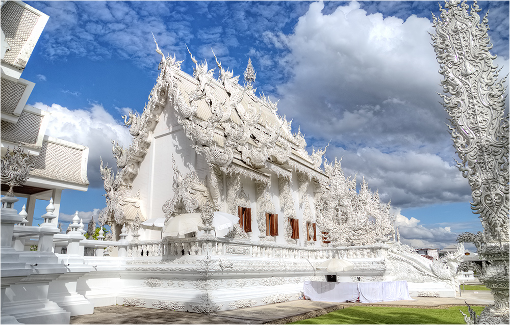 Wat rong khun ....