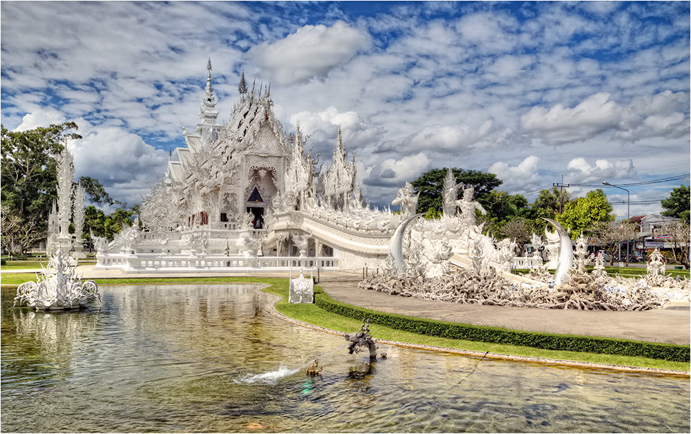 Wat rong khun ..