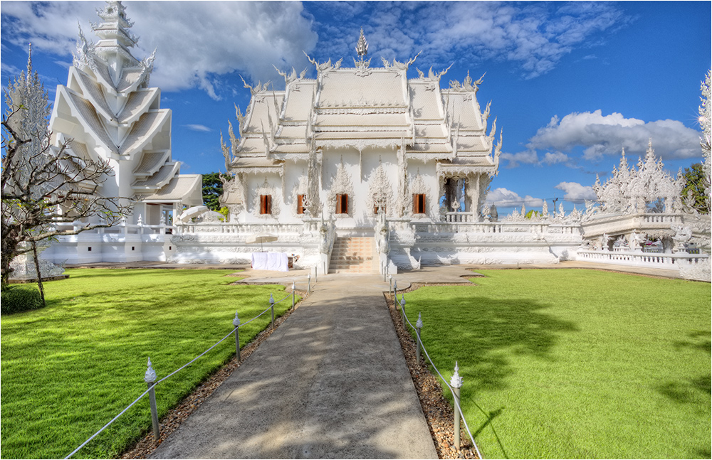 Wat rong khun .....