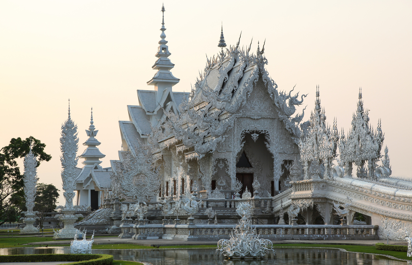 Wat Rong Khun in Chiang Rai