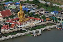 Wat Sang Chak and the giant Buddha image