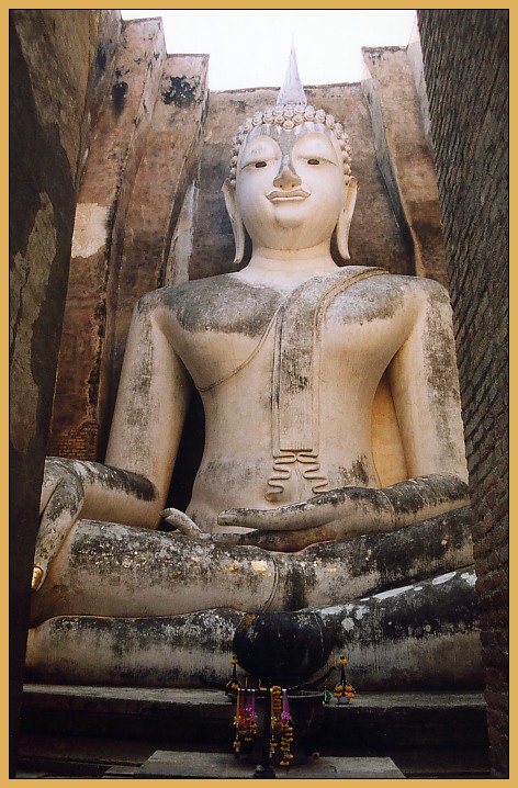 Wat Si Chum - Sukhothai, Thailand (2)