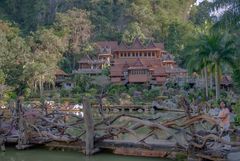 Wat Tam Khao Wong in Uthai Thani