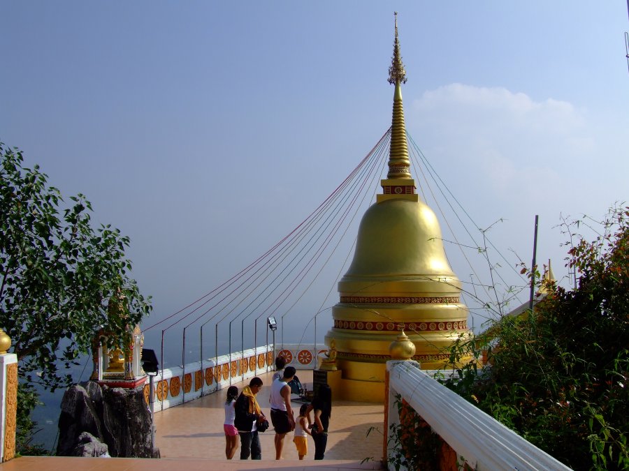 Wat Tham Seua