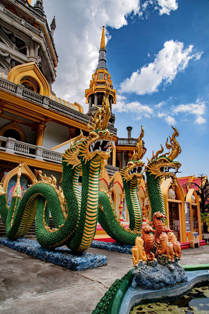 Wat Tham Suea