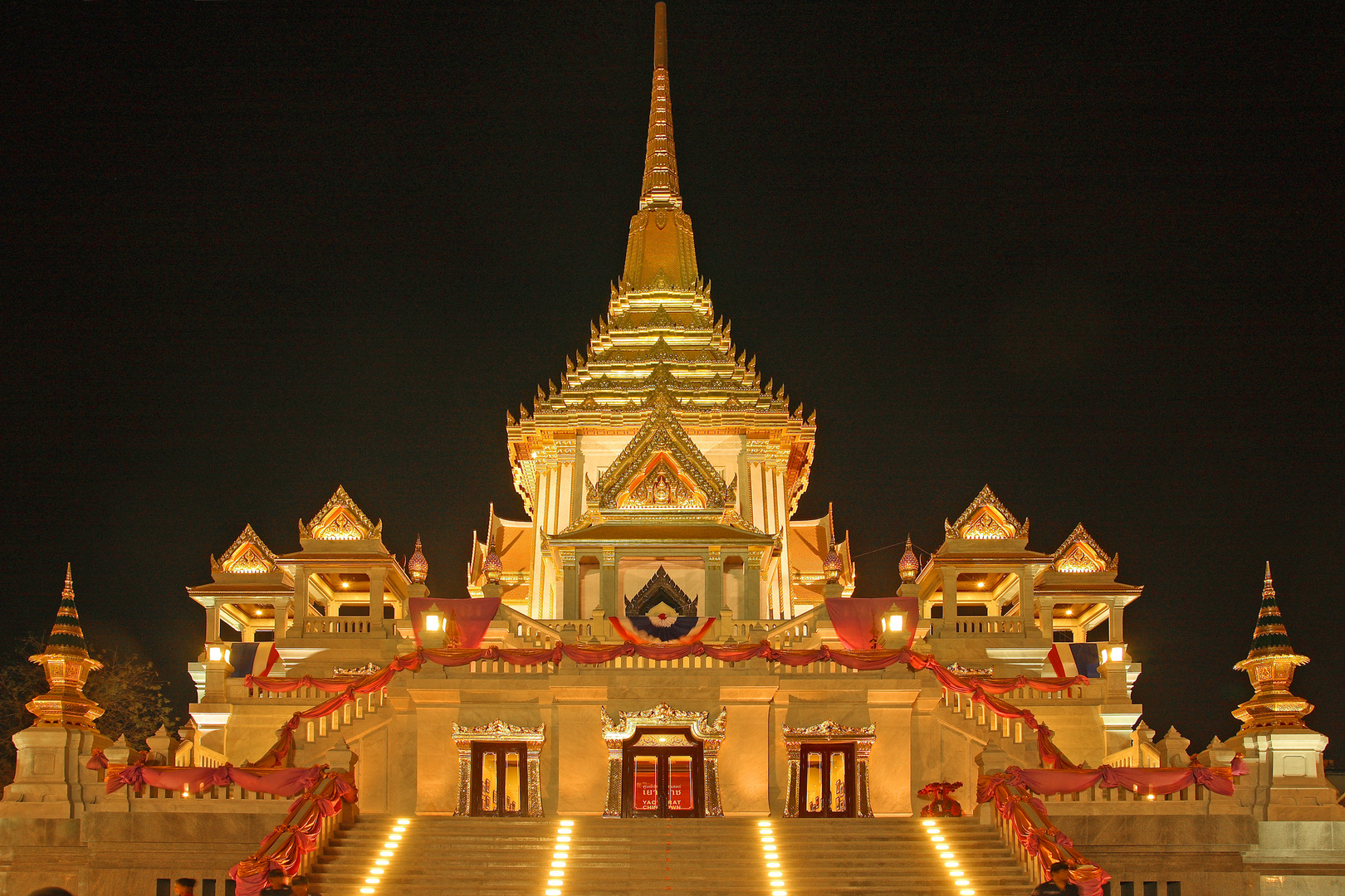 WAT TRAIMIT in BANGKOK, neue Pagode bei der Einweihungsfeier