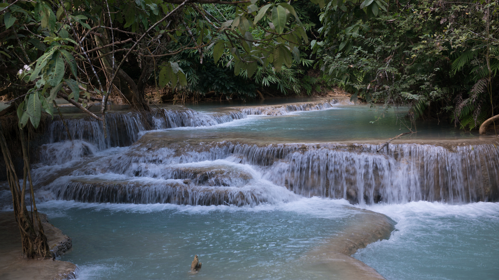 ¦¦ water falls down ¦¦