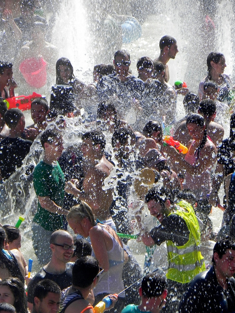 water fight party