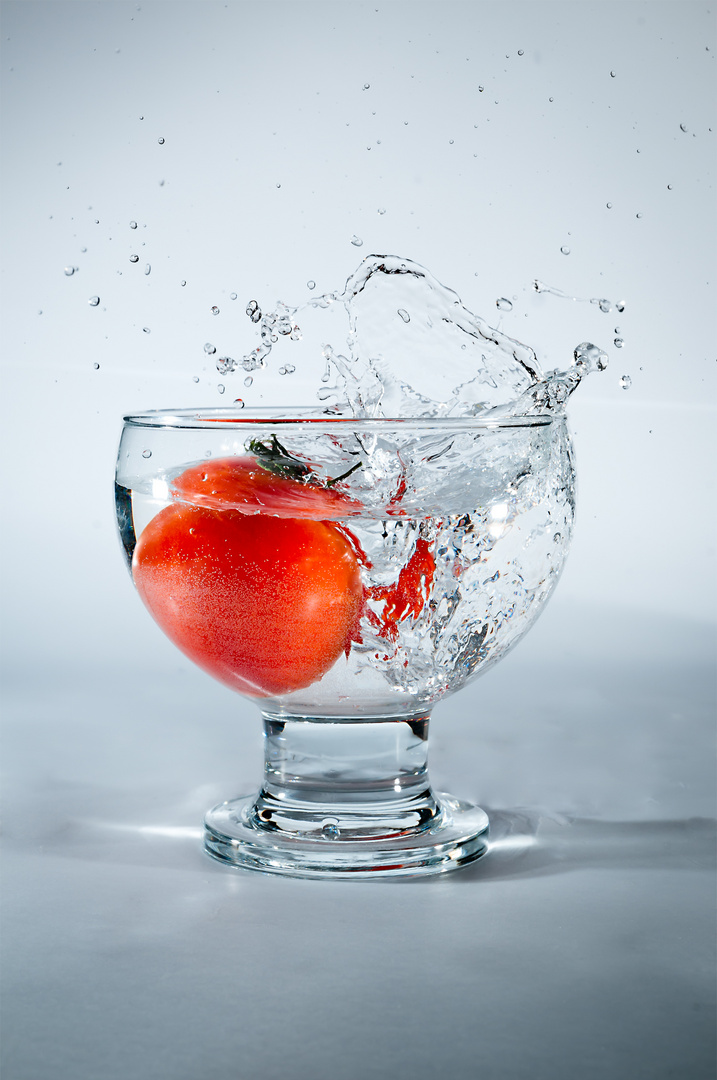 Water Splash with Tomato