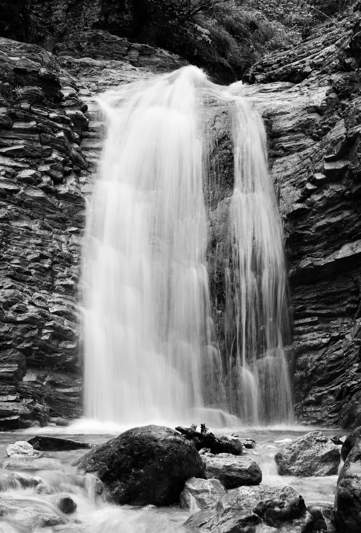 Waterfall B/W