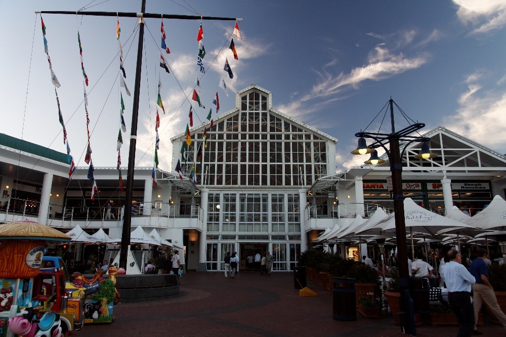 Waterfront 8, Shopping Mall von aussen