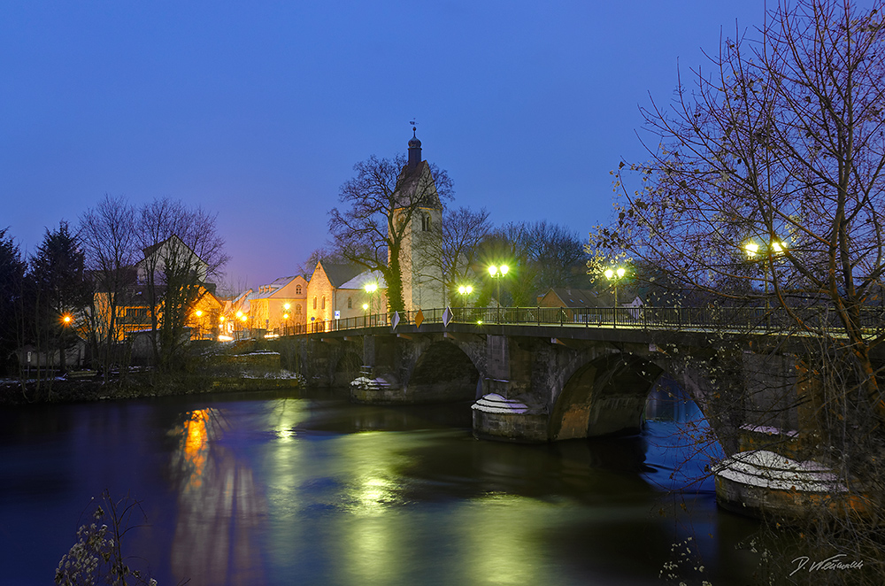 Waterloobrücke mit Neumarktskirche in Merseburg