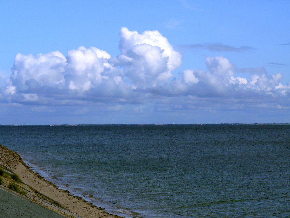 Watt und Wolken