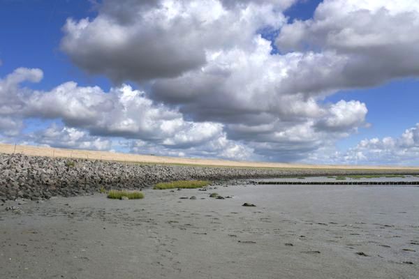 Watt und Wolken