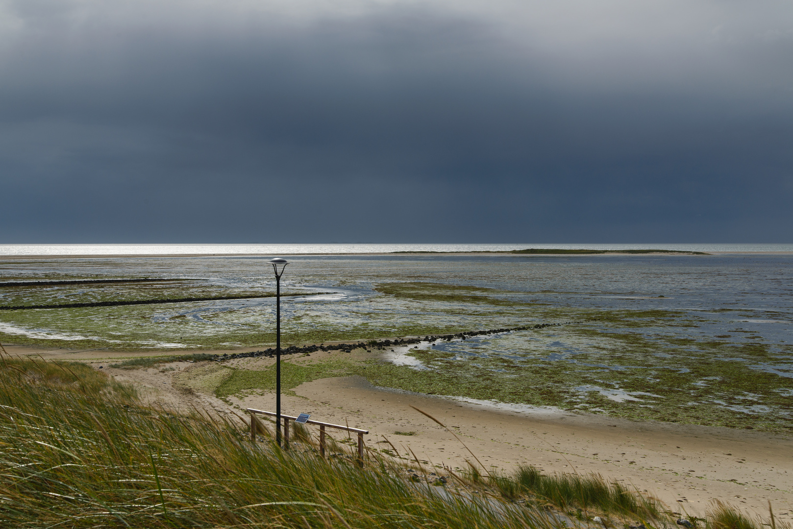 [ Wattenmeer, abziehender Regen ]