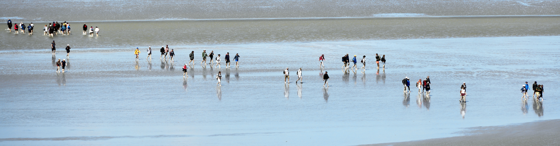 Wattwanderer am Mont Saint Michel