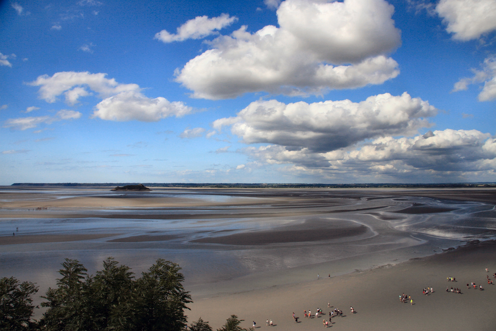 Wattwanderer zum Mont Saint-Michel