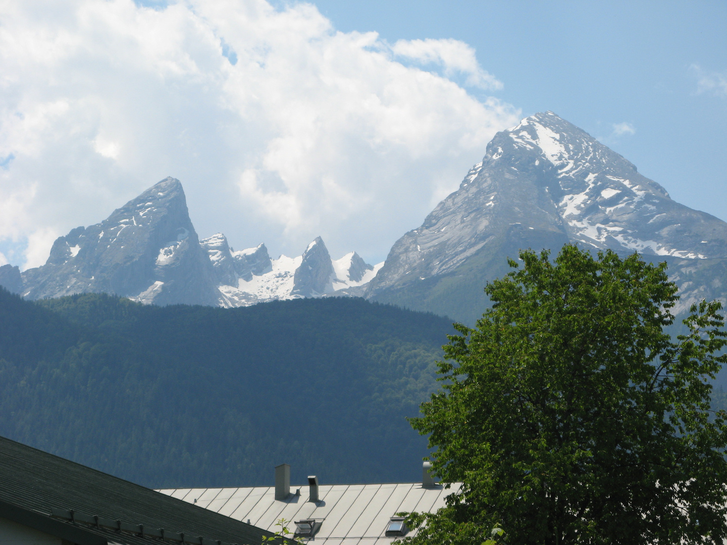 "Watzmann, Watzmann Schicksalsberg, du bist so groß und i nur a Zwerg!" (W. Ambros)