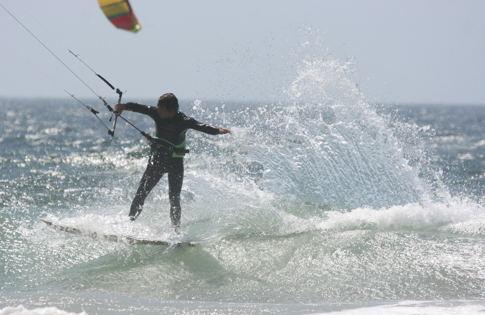 Waveriding Kitesurfer