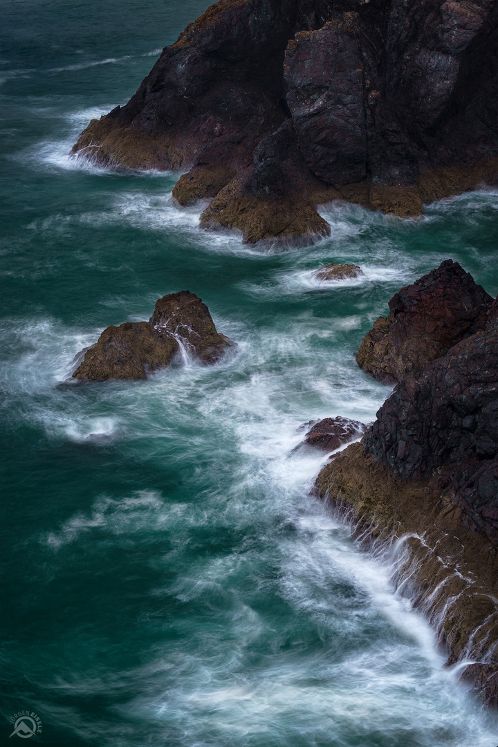 Waves at Kynance Cove