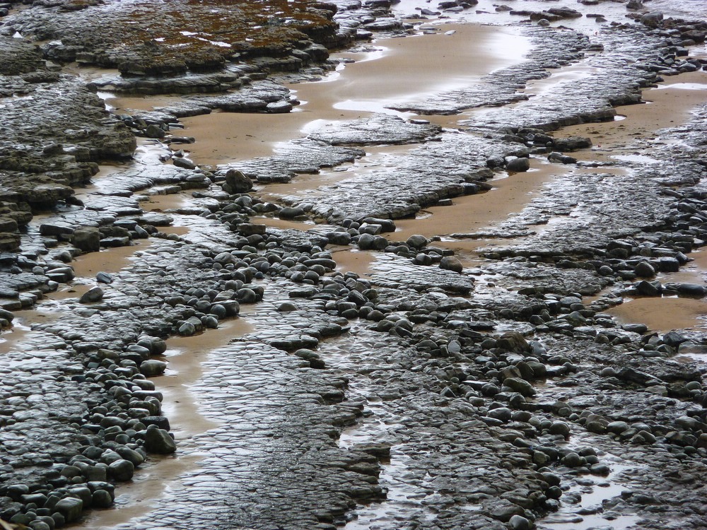 Waves frozen in stone