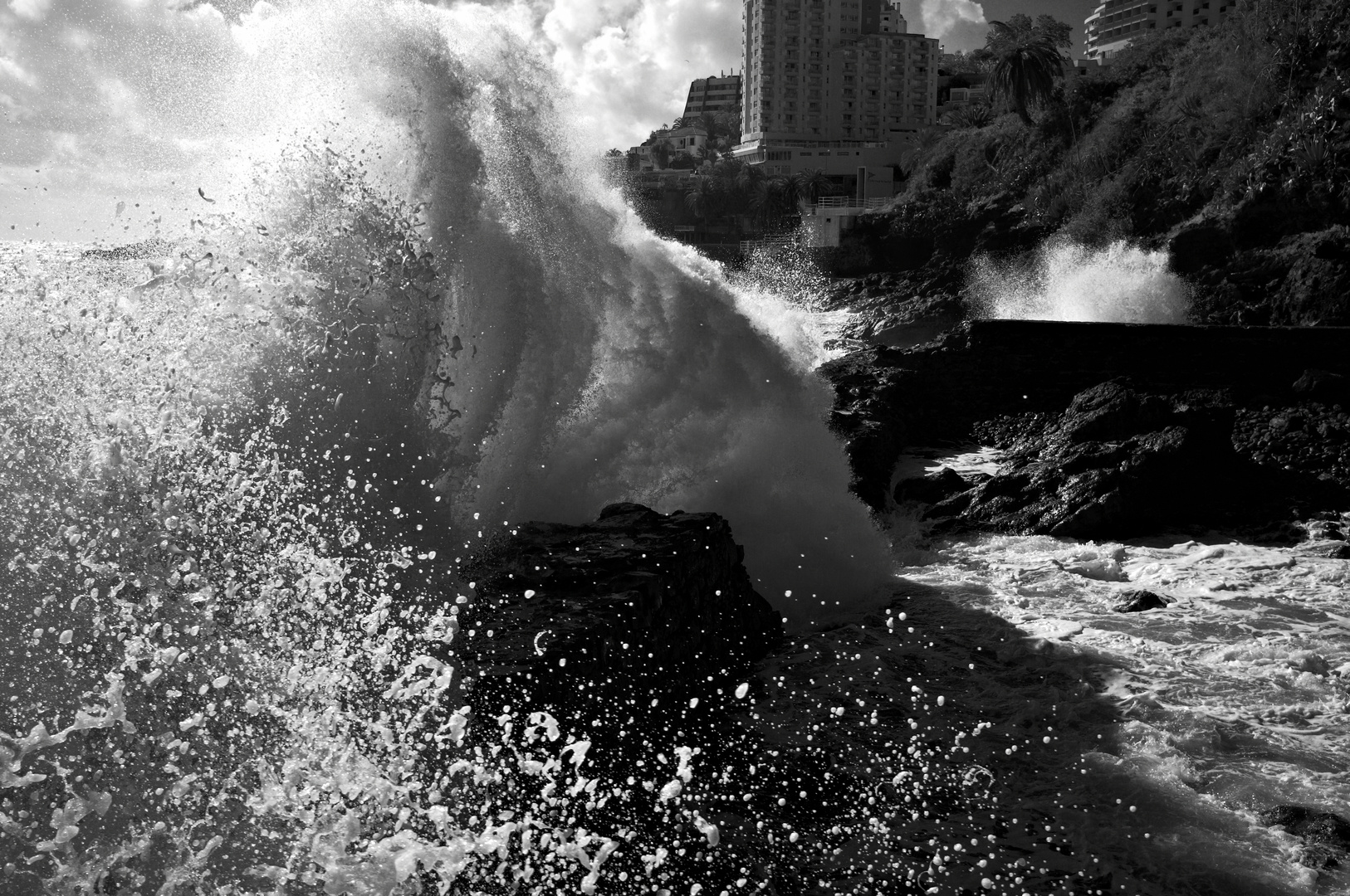 Waves in Funchal