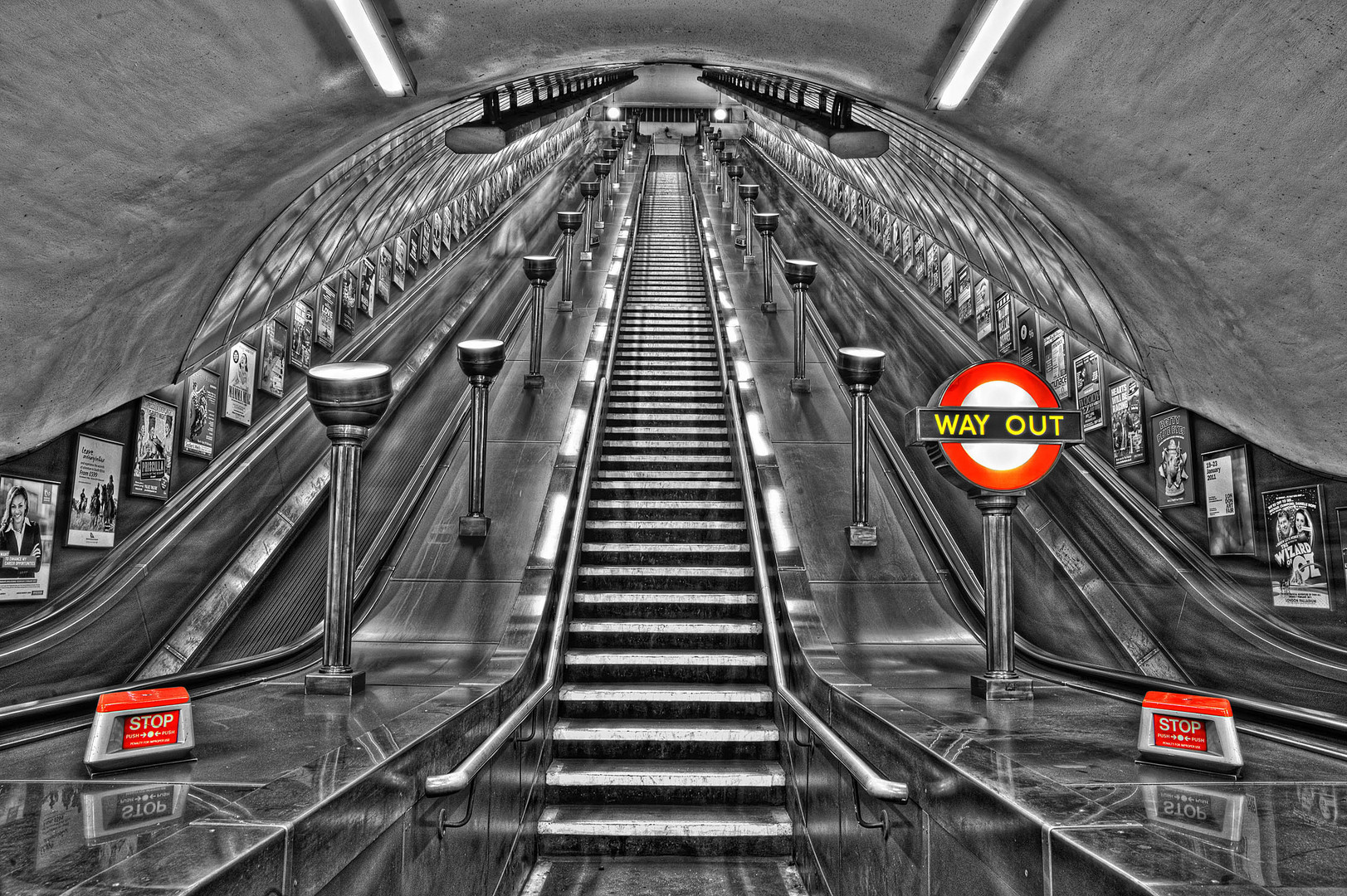 Way out, London Tube, St.-John's Wood, CK