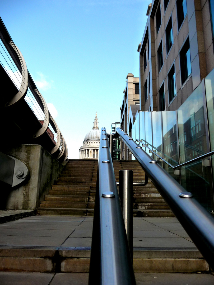 Way to St Paul's