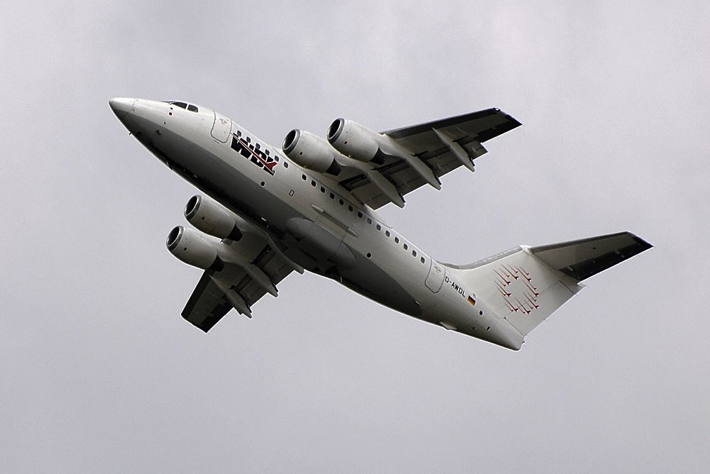 WDL Aviation - British Aerospace BAe 146-100