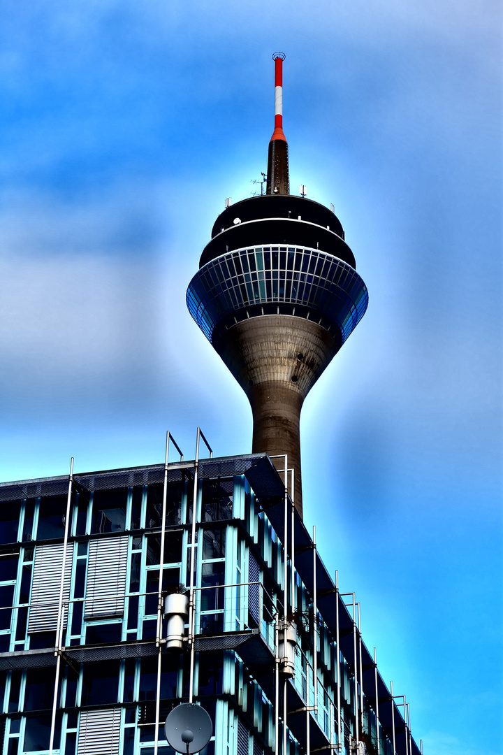 WDR-Düsseldorf mit Rheinturm