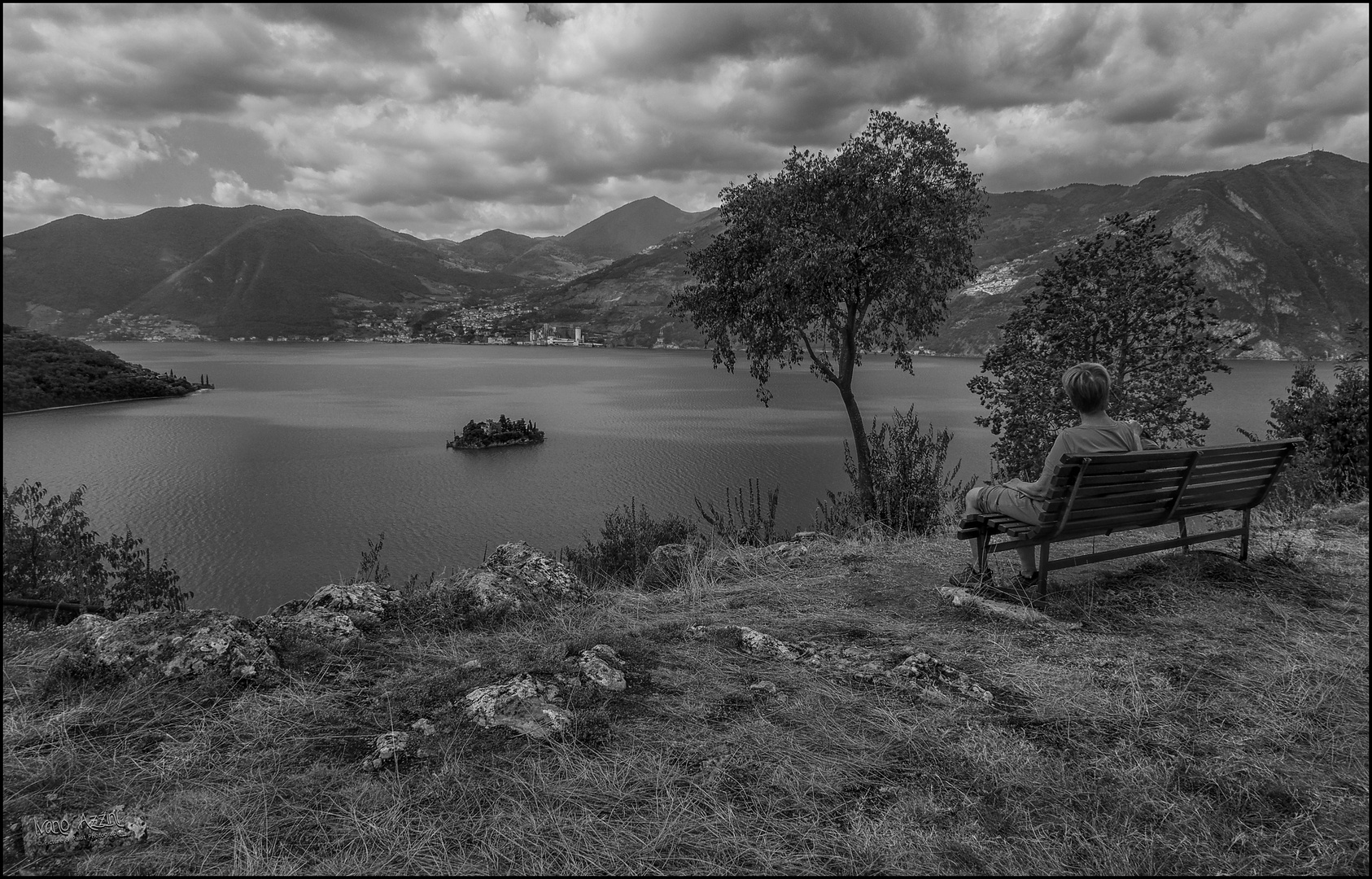 We admire Lake Iseo