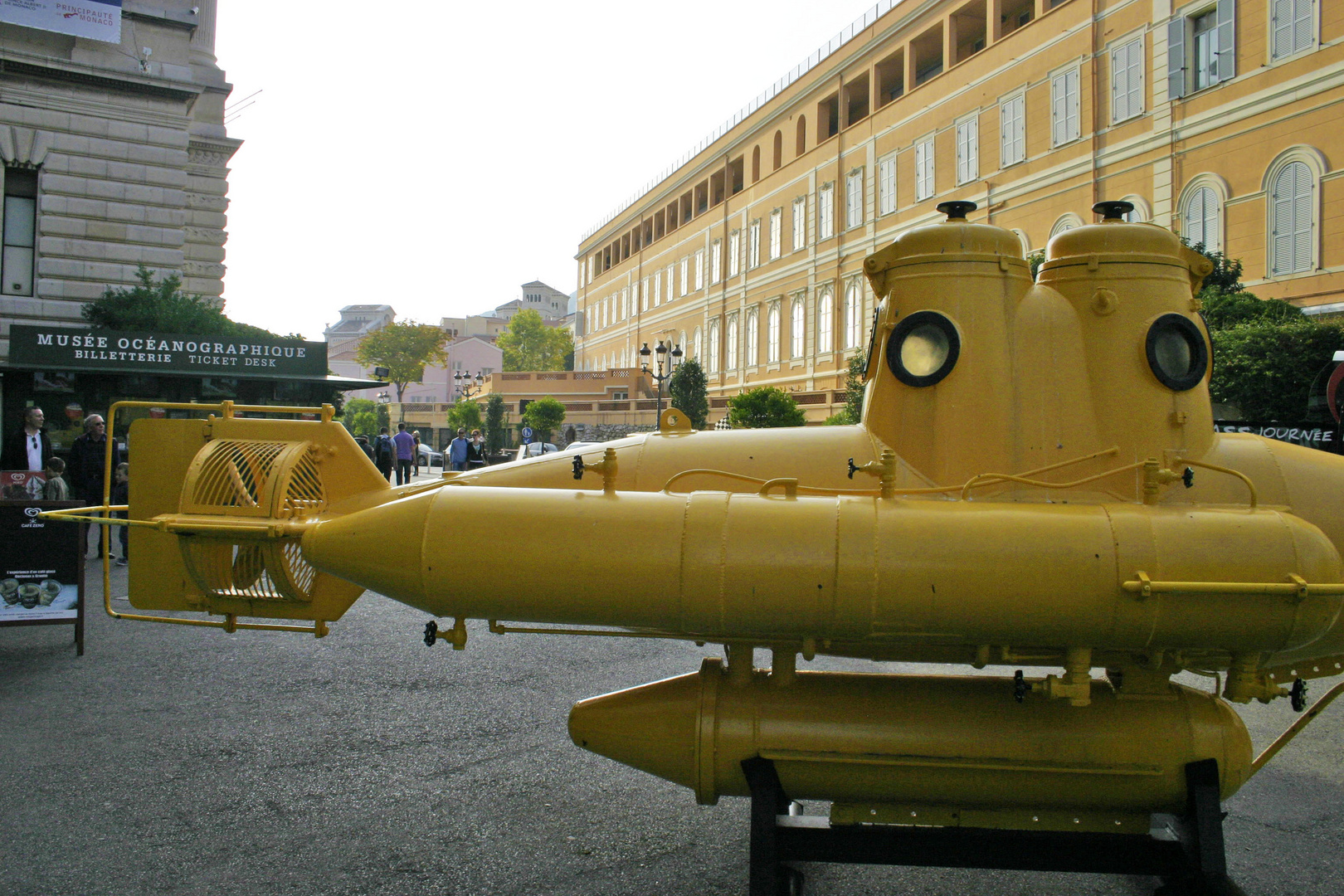 we all live in a yellow submarine