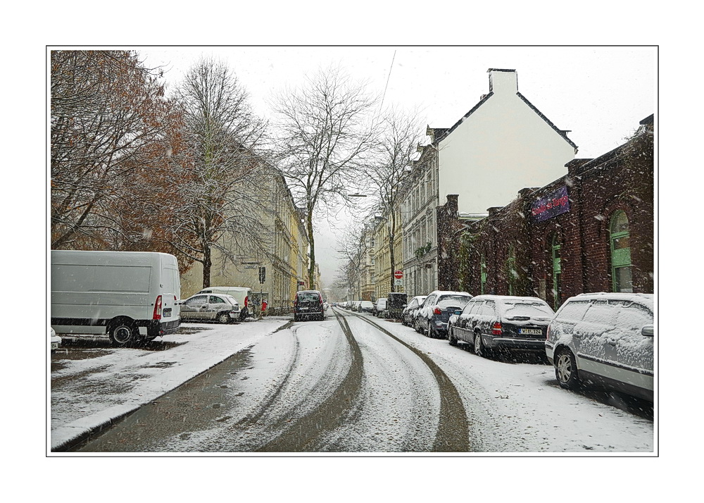 ... we had snow too... (I stood in the curve)