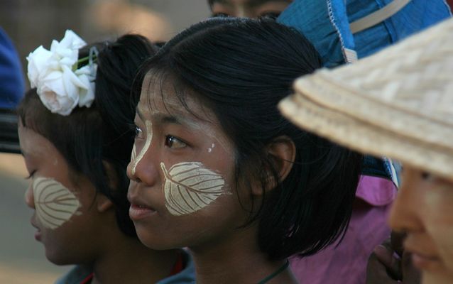 Wear some flowers in the hair