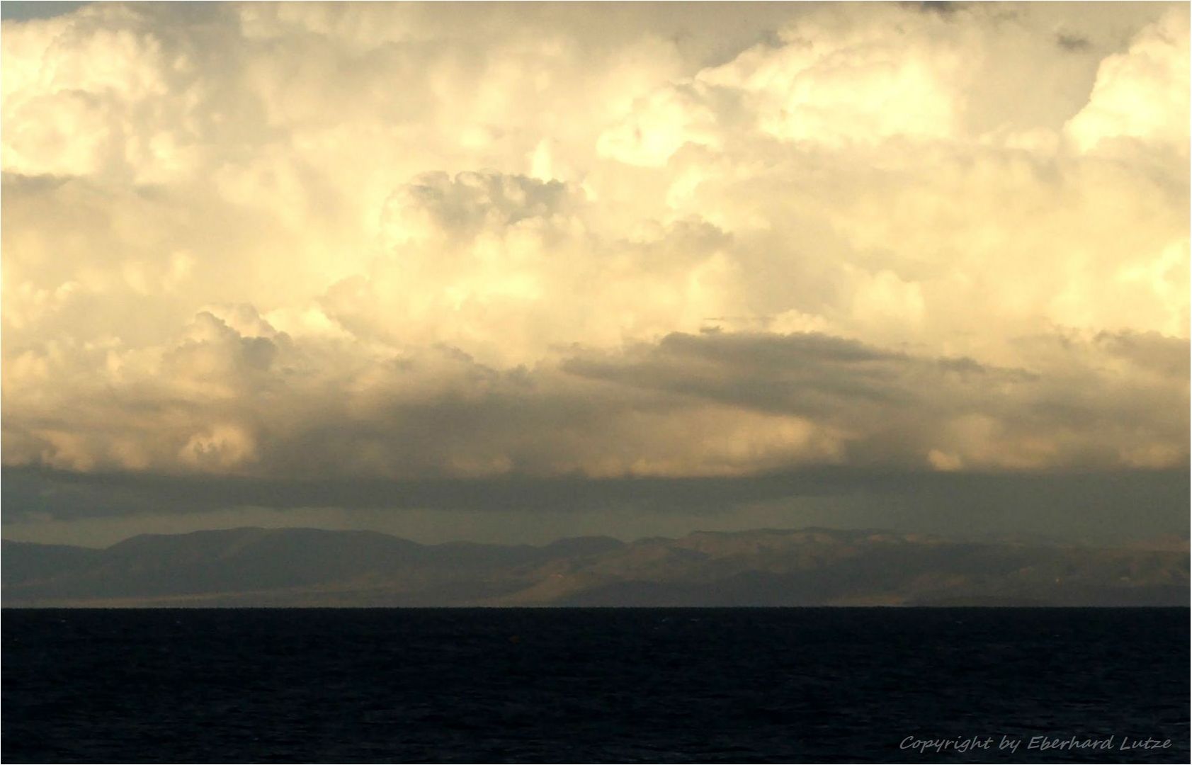 * Weather is coming / view over the Spencer Gulf *