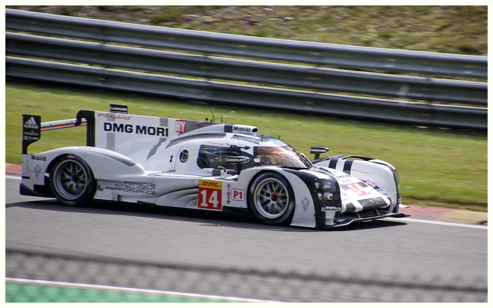 WEC Porsche in der "Double Gauche"