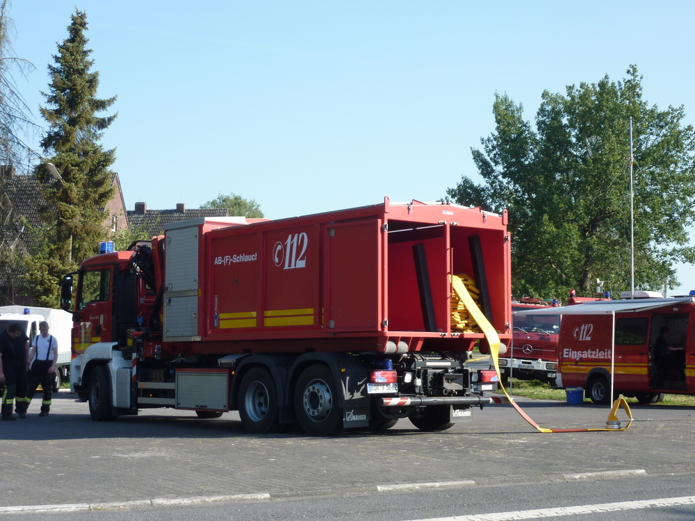 Wechsel-Lade-Fahrzeug der Feuerwehr Gronau 2