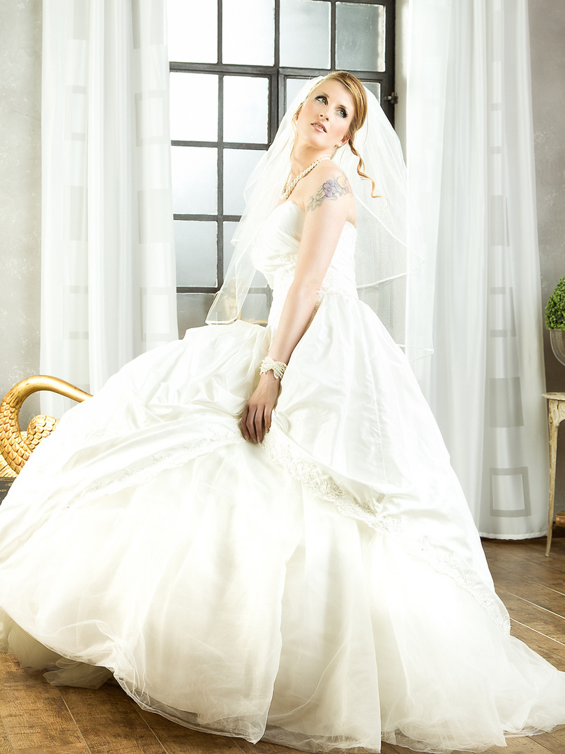 * Wedding Dress *