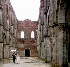 wedding in San Galgano