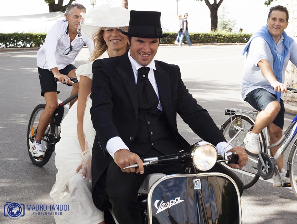 Wedding on Vespa