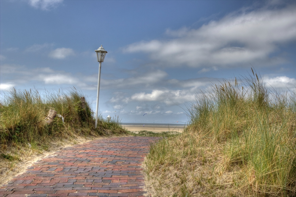 Weg durch die Dünen