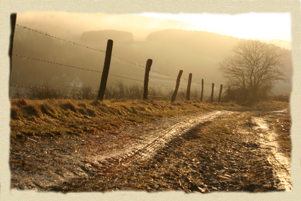 Weg hinunter ins Dorf